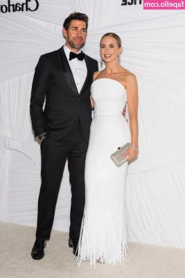 Emily Blunt [ emily-blunt ] - Come down for breakfast and get treated to a BUFFET