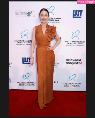 Emily Blunt [ emily-blunt ] - 🏆Best Ass In Town🏆 award goes to Lil Bro 🥵