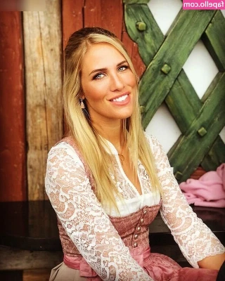Sissi Fahrenschon [ sissi-fahrenschon ] - Hope your day gets better now 😁😍