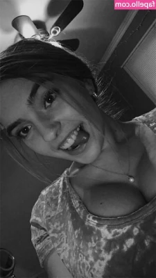 Sierra Bellingar [ sierra-bellingar ] - Need to be kissed n cuddled ASAP (ノ_・。)
