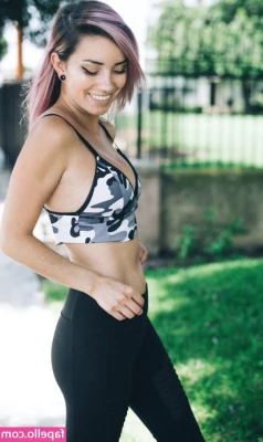 Hannahray - Soles and ass 😍