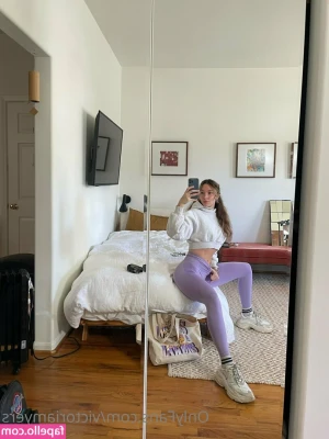 Victoria Lynn Myers [ victoria-lynn-myers ] - Watch the cum drip off of my fingers 🥺 dripping wet
