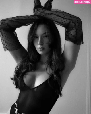 Victoria Lynn Myers [ victoria-lynn-myers ] - At this point I have one brain cell in my head