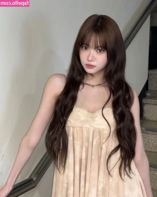 Hong Eunchae 홍은채 [ hong-eunchae-1 ] - Sun is starting to come out. Expect some wonderful Summer Outfits in