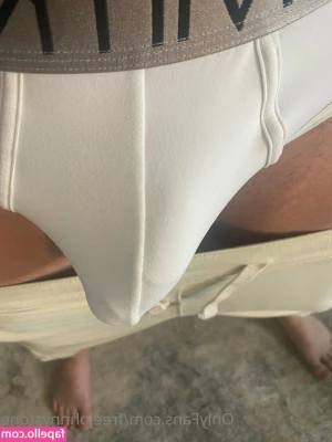 freejohnnystone - ass so fat  i had to look back at it