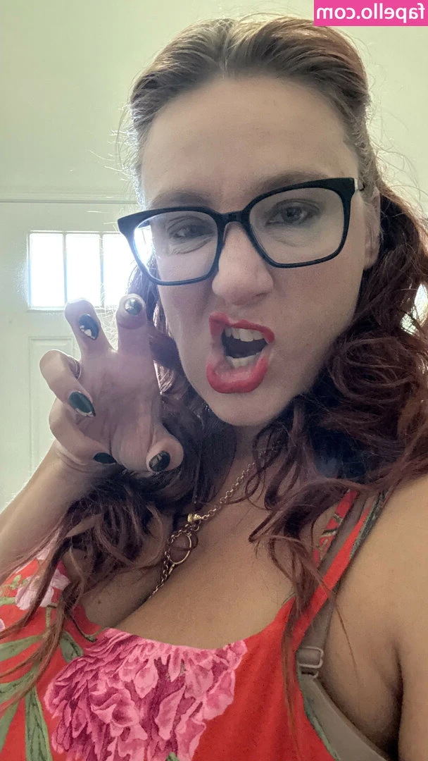 RefashionedHippie - Going LIVE TONIGHT @ 10pm EST. It’s free to join, set your alarms