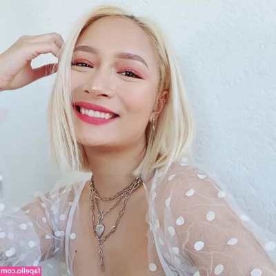 React GirlsYT [ react-girlsyt ] - Hey babe you thinking about me aren t you