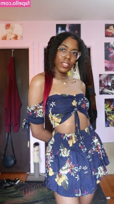 React GirlsYT [ react-girlsyt ] - My stage   Would you like to see me dance in real life in front of you
