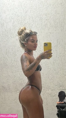 Nicole Reis [ nicole-reis ] - Guess what's for dinner?
