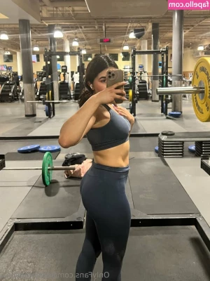 karinamasfina [ karinamasfina-2 ] - Peek a Boo🤪🤗wanna pull my panties to the sides ?