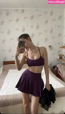 Léa Elui [ la-elui ] - If you like what you see you can tip.