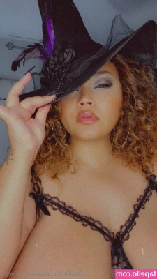 missricarivera - It's getting kind of lonely in here, baby. Wanna come and spice