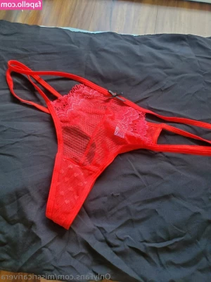missricarivera - Who s up for getting steamy