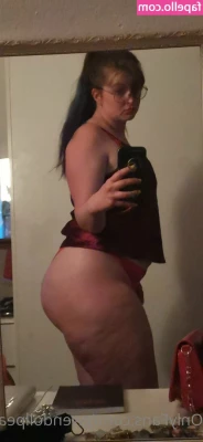 gwendollpeach - Hola  Que te gusta que suba mas  Fotos o videos a veces me pierdo un