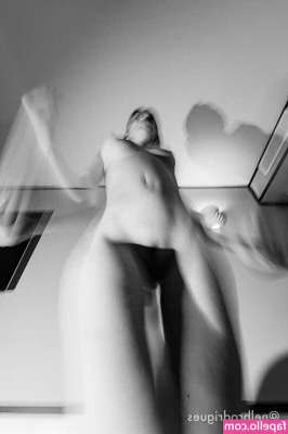 layanadevis - Shower time part 1