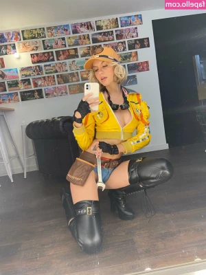 layanadevis - DM me what you d like to do to my tits  I m so horny rn