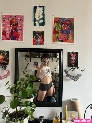 king_leo_cloud [ king-leo-cloud ] - Tip me  1 if you want my attention in DMs   I can t wait to talk to