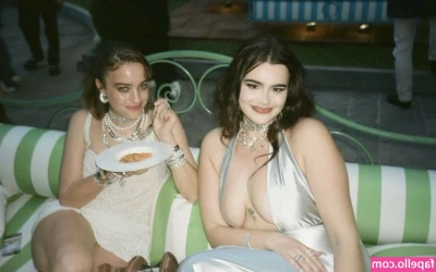 Barbie Ferreira [ barbie-ferreira ] - I love harnesses ❤️