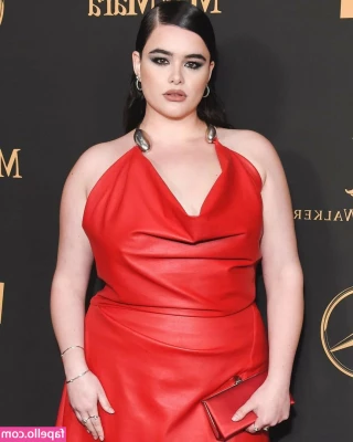 Barbie Ferreira [ barbie-ferreira ] - Here s my first video for yall  I play with my hole and end up