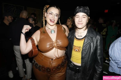 Barbie Ferreira [ barbie-ferreira ] - Megnéznél egy fini spriccet  ud666  a cicimre élveztek kiverem a