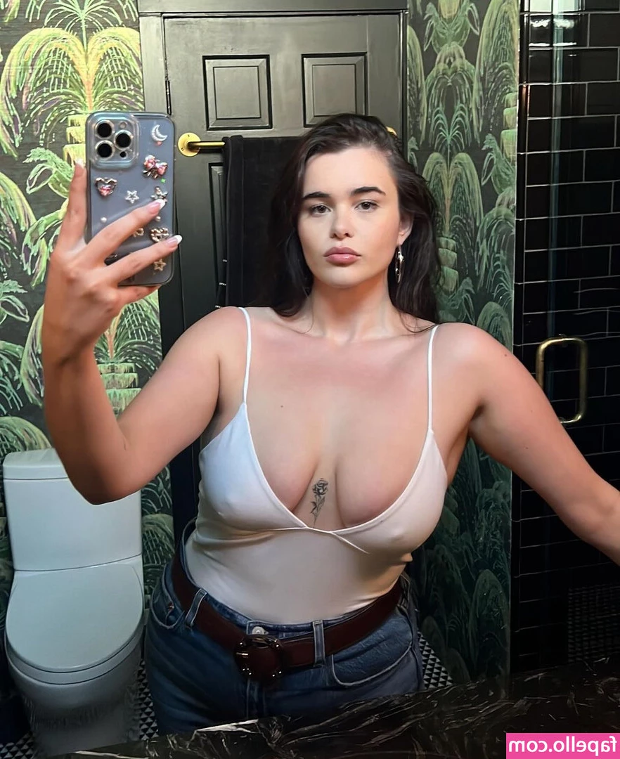 Barbie Ferreira [ barbie-ferreira ] - https onlyfans com rlunas rec 212493772  Go and check this sweetie out