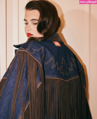 Barbie Ferreira [ barbie-ferreira ] - Feeling cute in black and white