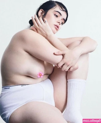 Barbie Ferreira [ barbie-ferreira ] - I don t think I ll ever wear this bikini again but I want to show off