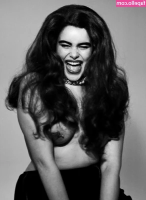 Barbie Ferreira [ barbie-ferreira ] - ho ho hoeeee  meet me under the mistletoe  or DM mi if you wanna see