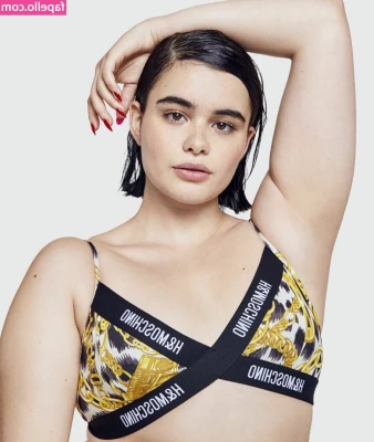 Barbie Ferreira [ barbie-ferreira ] - front view of me with my handcuffs 😈 I’m actually super horny