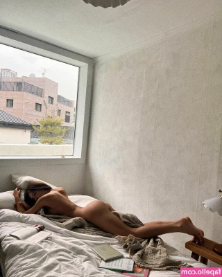 Yoon Chae Ah [ yoon-chae-ah ] - Good morning   What s your favorite kind of feet picture