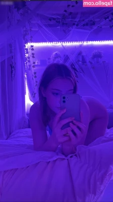 _shutupmelissa_ [ shutupmelissa-1 ] - Gotta love some cleavage   can t forget the ass pic at the end