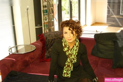 Brilliant Paula [ brilliant-paula ] - Chat with me I m bored