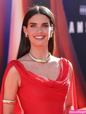 Sara Sampaio [ sara-sampaio ] - Soon <3