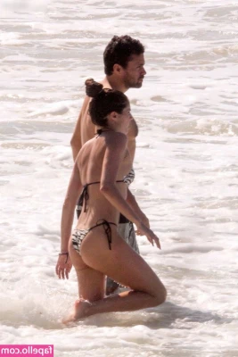 Sara Sampaio [ sara-sampaio ] - Everyone that has Rebill on is going to be getting a FREE video