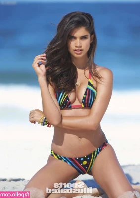 Sara Sampaio [ sara-sampaio ] - Imagine me Scratching you with these       SUPPORT your QUEEN with a