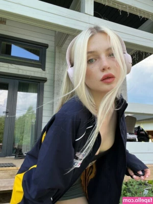 alisatvoya - Time to play   Made for you this super cute and spicy photoset   This