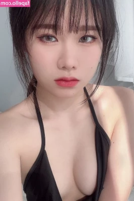 sira_gravia [ sira-gravia ] - Working on a lil treat for your inboxes  look out for a nice handful 
