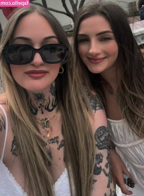 Goth Queen [ goth-queen ] - nothing better than feeling my titties bounce while i ride 😈