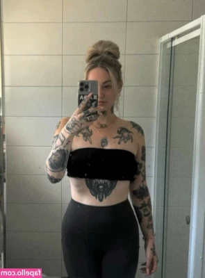 Goth Queen [ goth-queen ] - Before a date     paraplegic  wheelchair  disability  devotee  sexy 