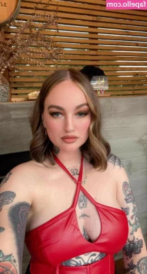 Goth Queen [ goth-queen ] - Daddy is on his way home from work and Mommy is away at church   what