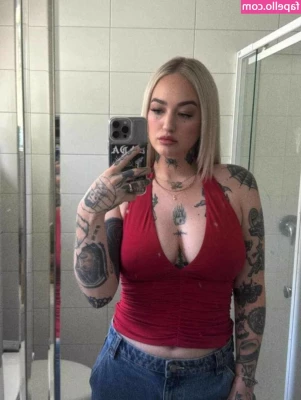 Goth Queen [ goth-queen ] - If you d like to see me get pounded or eaten out  I have a premium
