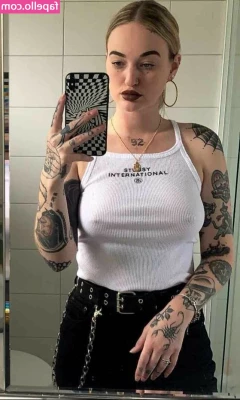 Goth Queen [ goth-queen ] - Stream started at 12/05/2023 07:12 pm  Bubble bath time aaaaahhhhhhhhh