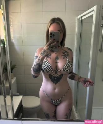 Goth Queen [ goth-queen ] - A lil quickie before work