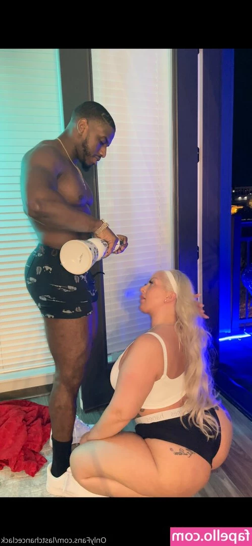 lastchanceclack - Don t you wanna see more of this big thick booty