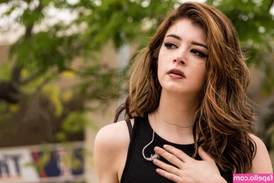 Chrissy Costanza [ chrissy-costanza-1 ] - Bedtime snuggles