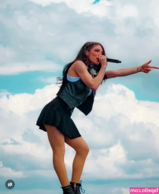 Chrissy Costanza [ chrissy-costanza-1 ] - Hey everyone  New to all this will be posting limited for the begin