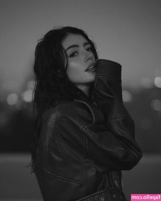 Chrissy Costanza [ chrissy-costanza-1 ] - Buongiorno a tutti  spero vi sia piaciuta la diretta di ieri   a me