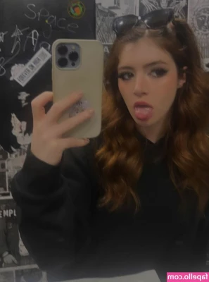Chrissy Costanza [ chrissy-costanza-1 ] - I want your lips on my nipples bite and squeeze fuck me