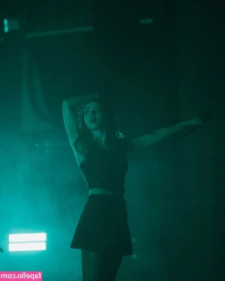 Chrissy Costanza [ chrissy-costanza-1 ] - 72 Cumshots 🔥From yours truly