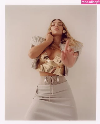 Maddie Ziegler [ maddie-ziegler ] - Come to bed baby 😳😍